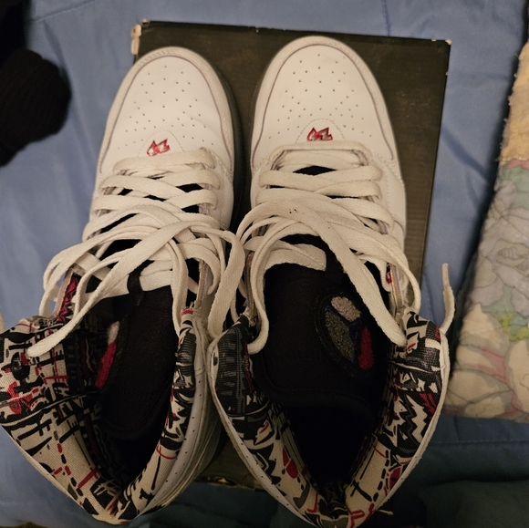 - Air Jordan 1 Retro '93 BuGS Bunny - Picture 3 of 4